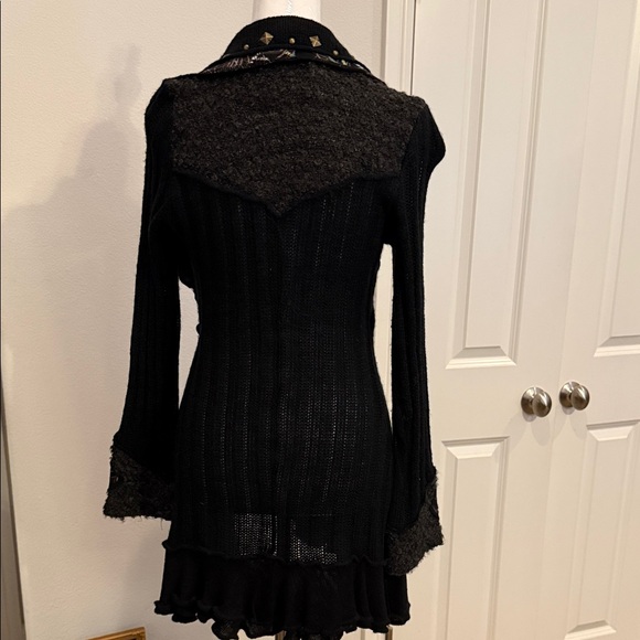 Sioni Black Knit Cardigan - Picture 6 of 9